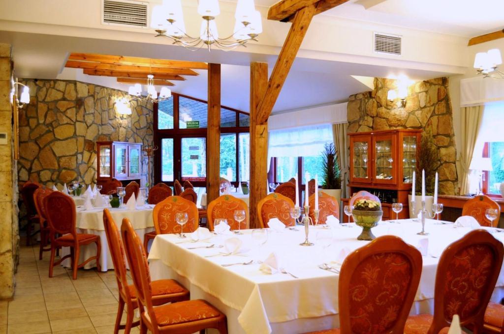 Hotel Rebajlo 皮拉 外观 照片