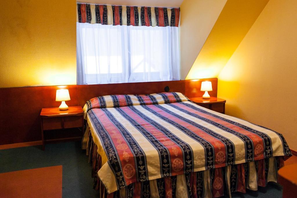 Hotel Rebajlo 皮拉 客房 照片